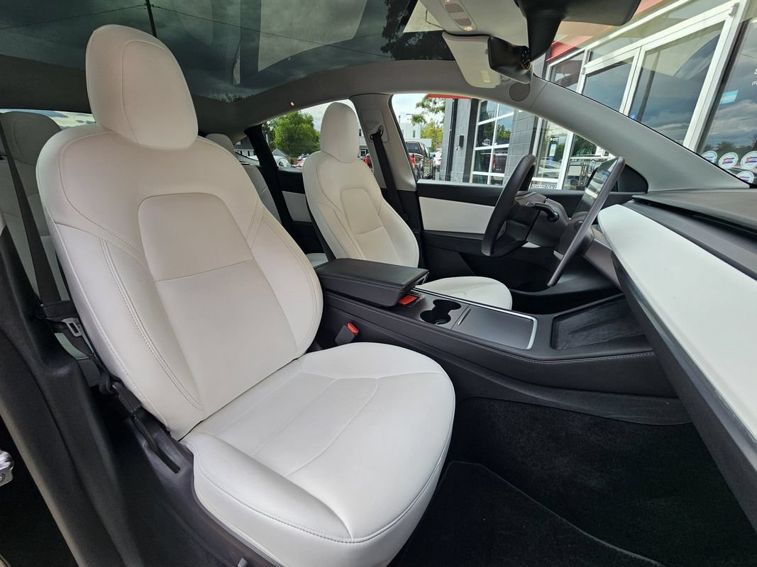 Used 2021 Tesla Model Y Long Range AWD/4WD image 4