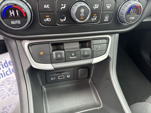 Used 2023 GMC Terrain SLT w/ Infotainment Package II AWD/4WD image 16