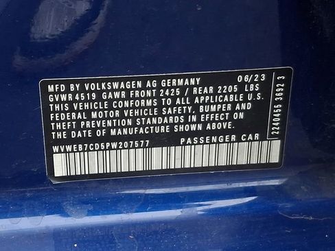 Used 2023 Volkswagen Golf R AWD/4WD image 28