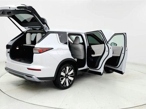 Used 2025 Mitsubishi Outlander SE AWD/4WD image 11