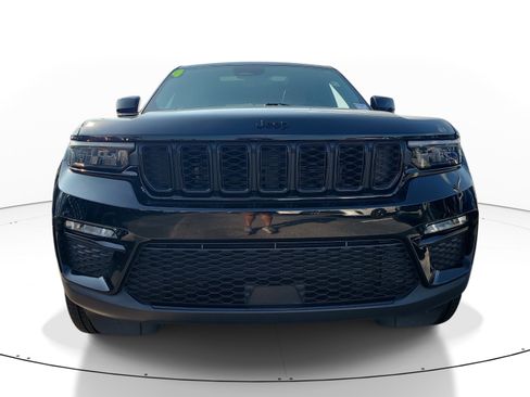 Used 2024 Jeep Grand Cherokee Limited w/ Black Appearance Package RWD image 2
