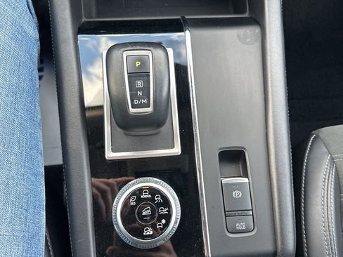 Used 2024 Mitsubishi Outlander SE image 18