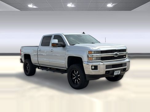 Used 2015 Chevrolet Silverado 2500 LTZ w/ Duramax Plus Package AWD/4WD image 7