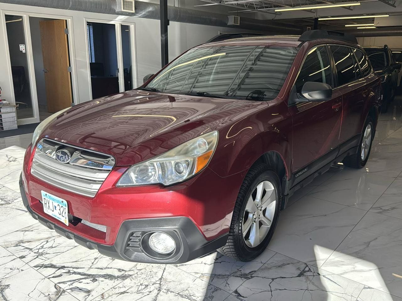 Used 2014 Subaru Outback 2.5i w/ Alloy Wheel Package AWD/4WD image 3