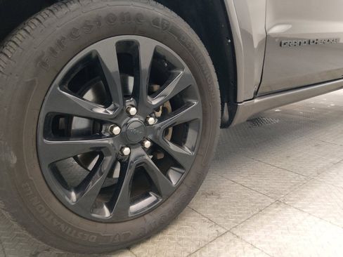 Used 2019 Jeep Grand Cherokee Altitude AWD/4WD image 31