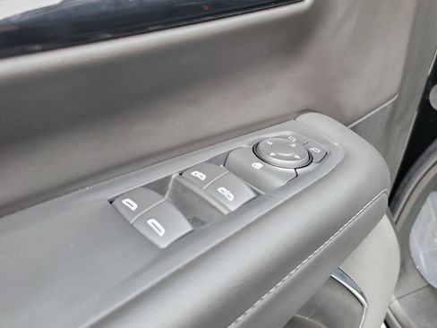 Used 2025 Chevrolet Tahoe LT AWD/4WD image 25