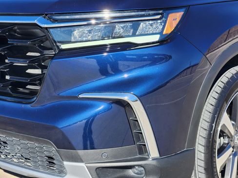 Certified 2024 Honda Pilot Touring image 9