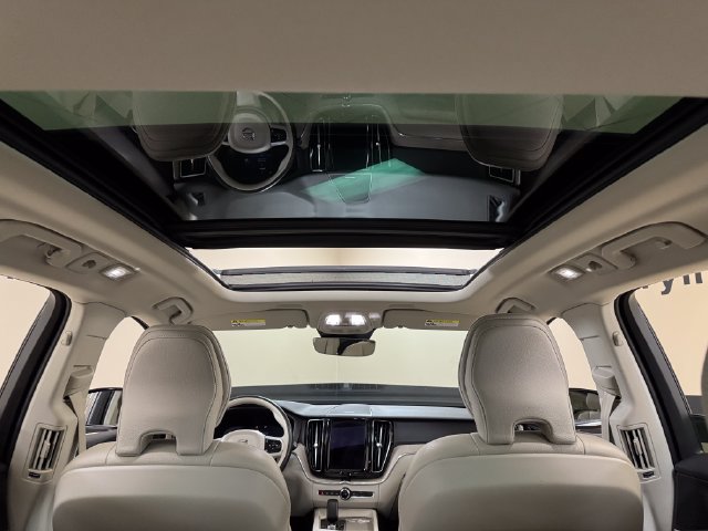 Used 2023 Volvo XC60 B5 Plus w/ Protection Package Premier FWD image 16