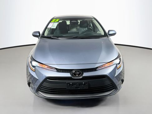 Used 2025 Toyota Corolla LE FWD image 11