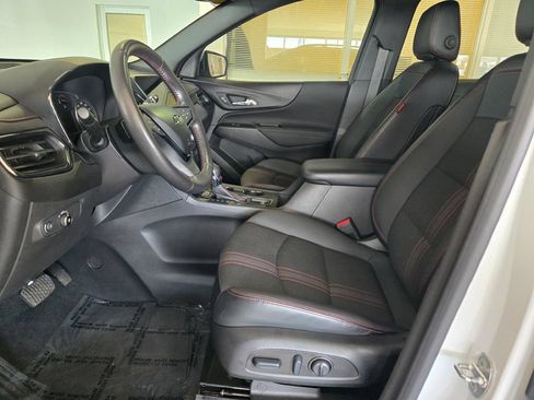 Certified 2022 Chevrolet Equinox RS w/ Infotainment Package FWD image 23