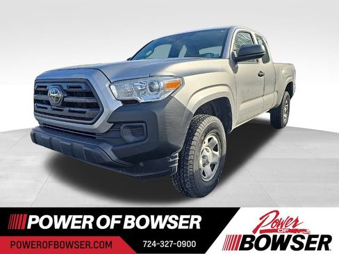 Used 2018 Toyota Tacoma SR image 1