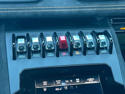 Used 2024 Lamborghini Huracan Sterrato image 23