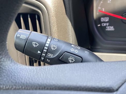 Used 2022 Chevrolet Silverado 1500 Custom AWD/4WD image 26