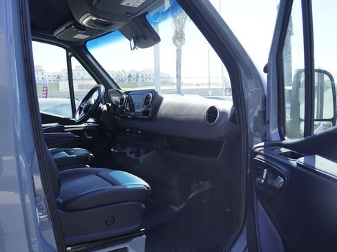 Used 2023 Mercedes-Benz Sprinter 2500 image 24