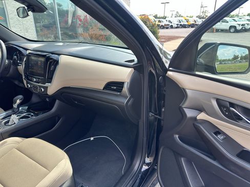 Used 2023 Chevrolet Traverse LT w/ LPO, Cargo Package AWD/4WD image 10