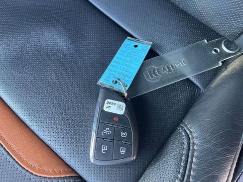 Used 2024 GMC Sierra 1500 AT4 w/ Technology Package image 80