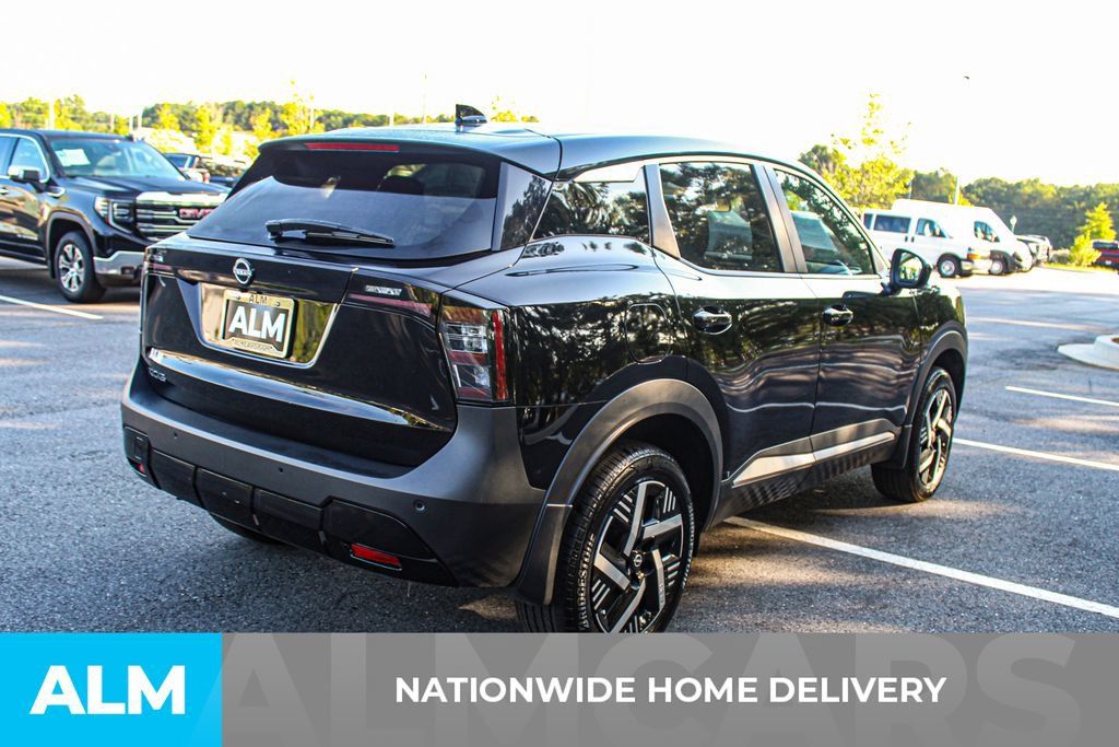 Used 2025 Nissan Kicks SV FWD image 4