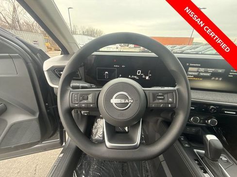 Used 2025 Nissan Kicks SV w/ Illumination Package AWD/4WD image 14