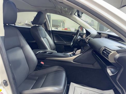 Used 2016 Lexus IS 200t w/ Navigation System Package image 29