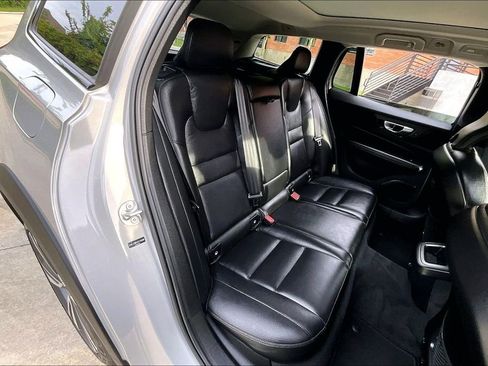 Certified 2025 Volvo V60 B5 Cross Country Plus AWD/4WD image 38
