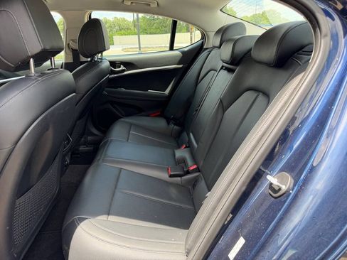 Used 2019 Genesis G70 2.0T Advanced RWD image 11