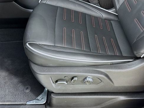 Used 2025 GMC Yukon AT4 Ultimate image 22