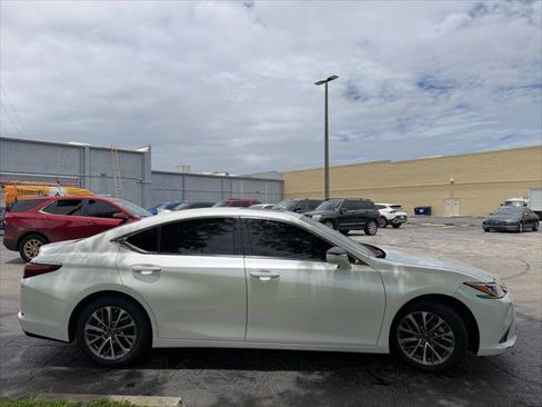 Used 2023 Lexus ES 350 w/ Accessory Package (Z2) FWD image 9