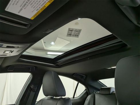 Used 2022 Lexus IS 350 F Sport image 17