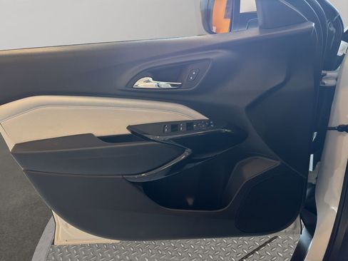 New 2025 Chevrolet Trax LT w/ Driver Confidence Package image 14