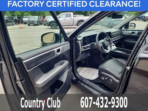 Used 2024 Hyundai Santa Fe Limited AWD/4WD image 10