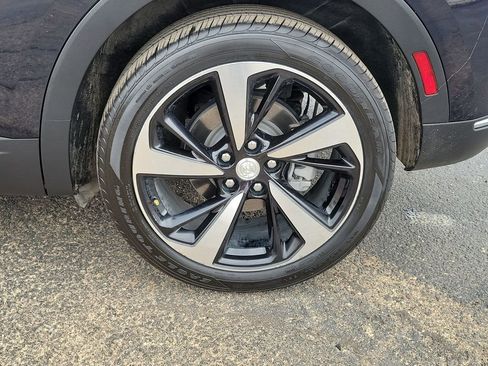 Used 2021 Buick Envision Essence FWD image 11