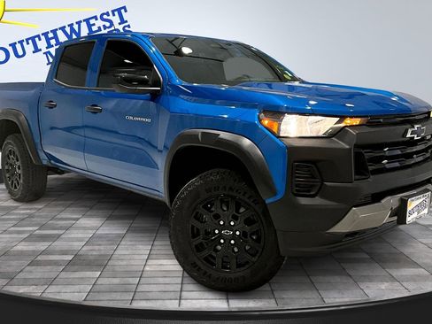 Used 2024 Chevrolet Colorado Trail Boss w/ Advanced Trailering Package image 3