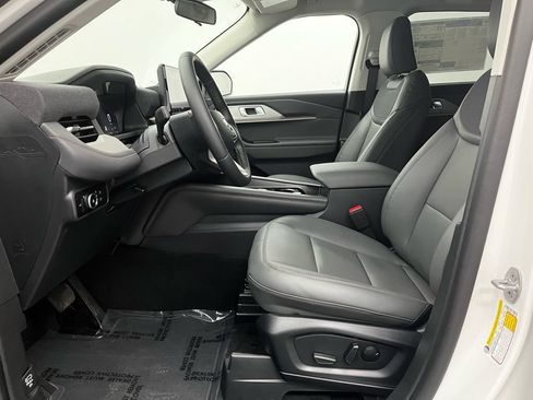 Used 2026 Ford Explorer Active w/ Active Comfort Package AWD/4WD image 19