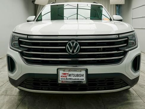 Used 2024 Volkswagen Atlas SE image 2
