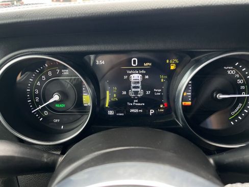Used 2022 Jeep Wrangler Unlimited Sahara w/ Safety Group AWD/4WD image 15