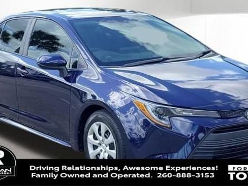 Used 2023 Toyota Corolla LE FWD image 4