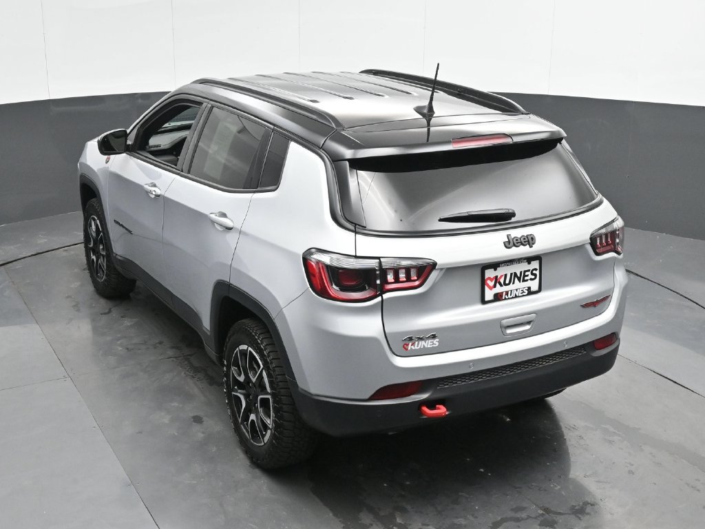Used 2024 Jeep Compass Trailhawk AWD/4WD image 43