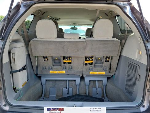 Used 2011 Toyota Sienna LE w/ Towing Pkg FWD image 8
