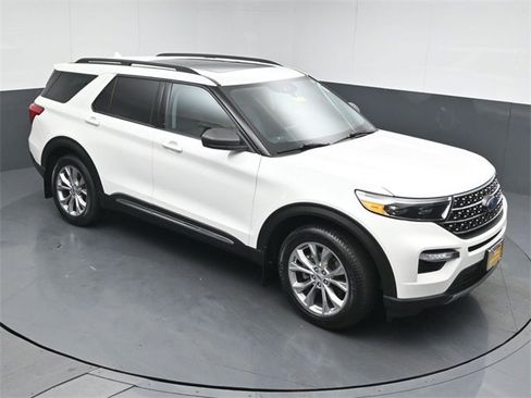 Certified 2021 Ford Explorer XLT w/ Equipment Group 202A image 46