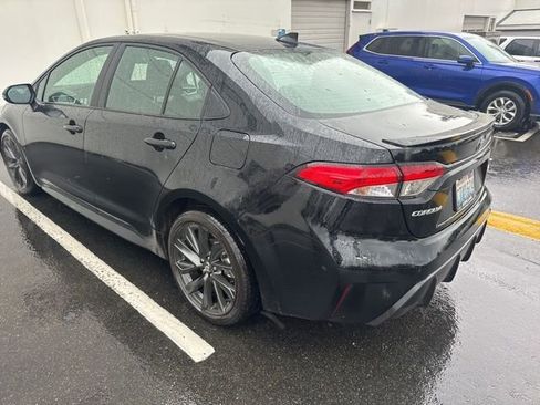 Used 2025 Toyota Corolla SE image 3