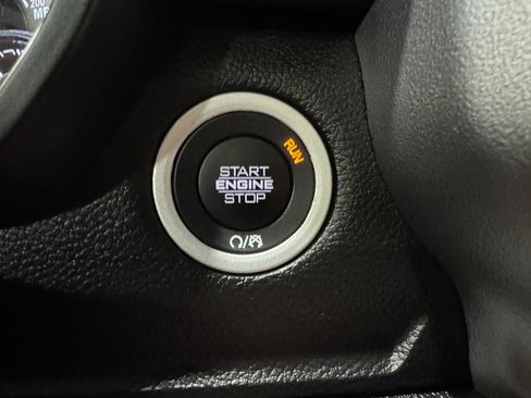 Used 2022 RAM 1500 Laramie AWD/4WD image 45