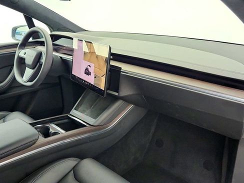 Used 2024 Tesla Model X AWD/4WD image 29