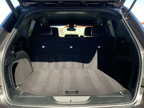 Used 2017 Jeep Grand Cherokee Altitude image 13