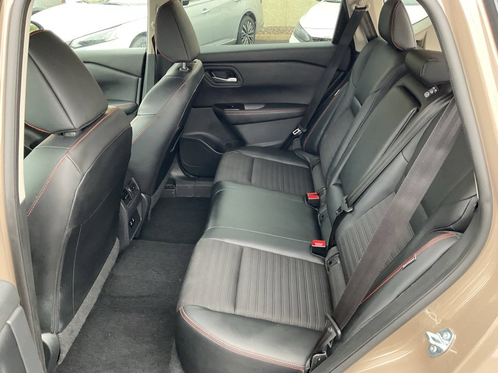 Used 2025 Nissan Rogue SV AWD/4WD image 20