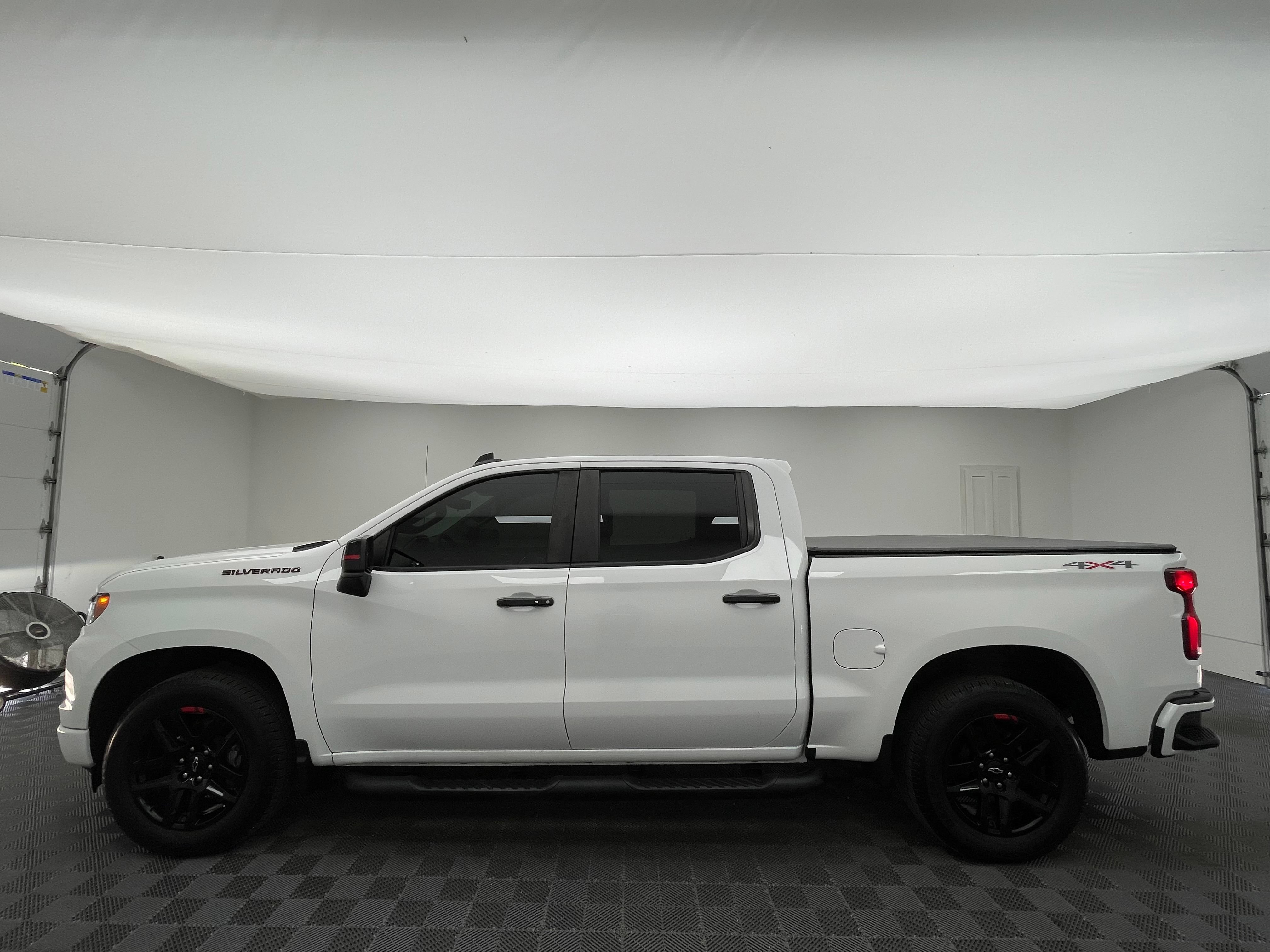 Used 2024 Chevrolet Silverado 1500 RST w/ Redline Edition AWD/4WD image 11