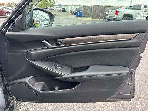 Used 2018 Honda Accord Sport image 34