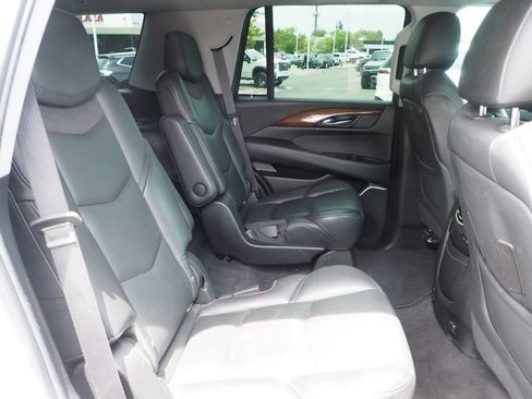 Used 2020 Cadillac Escalade Premium Luxury AWD/4WD image 20