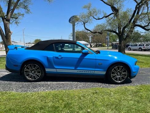 Used 2010 Ford Mustang GT RWD image 1
