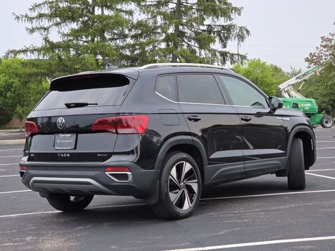 Used 2024 Volkswagen Taos SE w/ Panoramic Sunroof Package AWD/4WD image 26