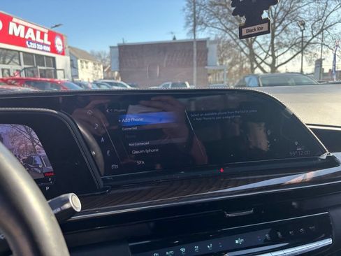 Used 2023 Cadillac Escalade Sport Platinum w/ LPO, ONYX Package AWD/4WD image 11